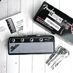 Fender Guitar Jack Rack Wall Mount Key Rack Mini Amp Design 4 Keychains Boxed